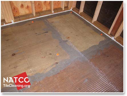 can you use self leveler on plywood?